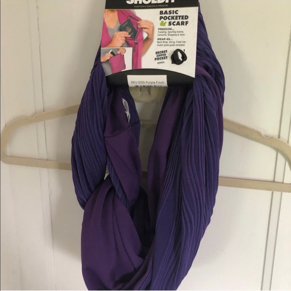 Scarf with Pockets - Picture 2 of 3
